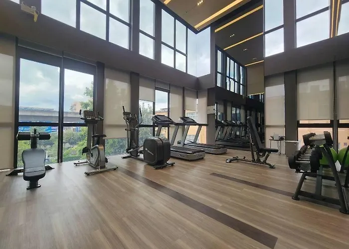 アパート S87 新房ramada Sukhumvit Bts 1bed Gym Swimming Wifi