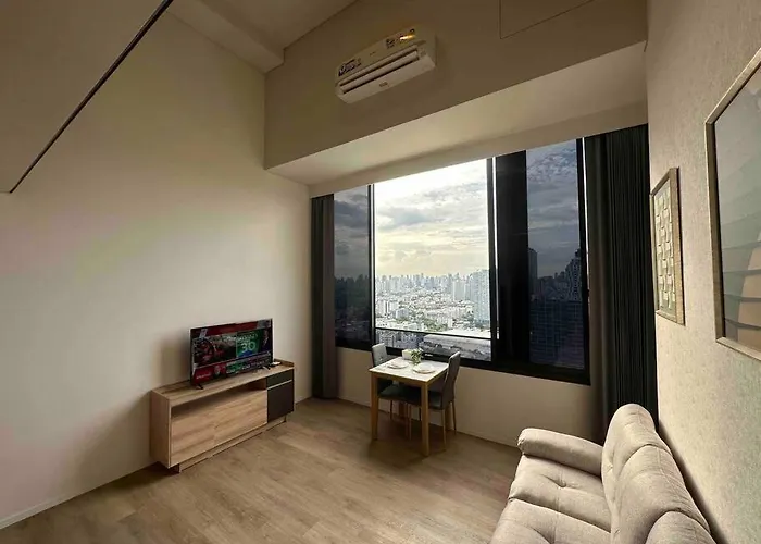 S87 新房ramada Sukhumvit Bts 1bed Gym Swimming Wifi バンコク都
