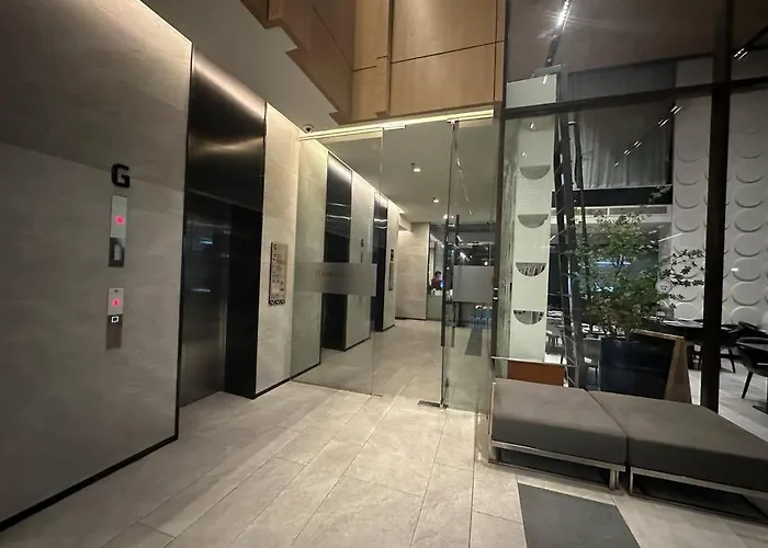 アパート S87 新房ramada Sukhumvit Bts 1bed Gym Swimming Wifi *
